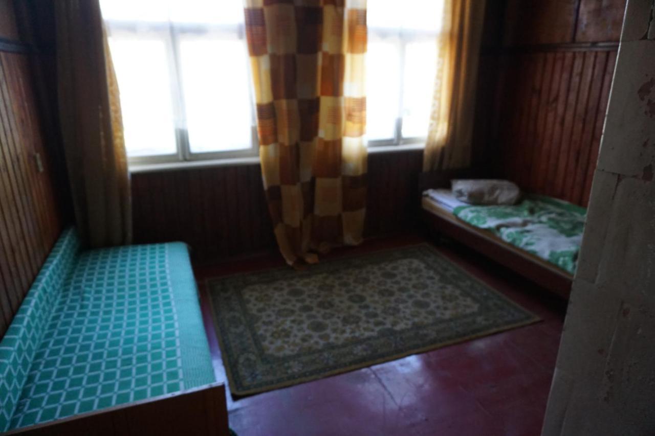 Pilskalnu Hostelis Кулдига Экстерьер фото